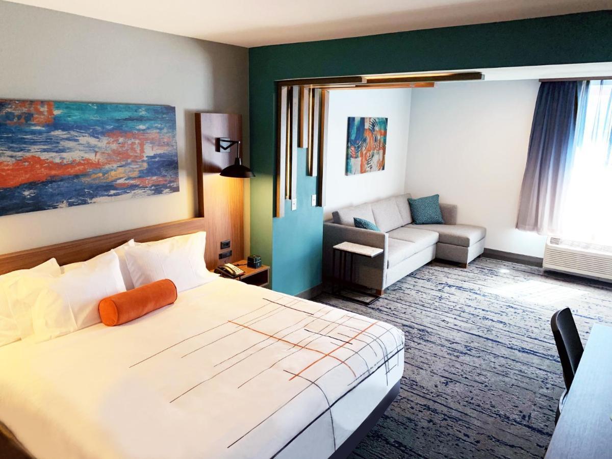 La Quinta Inn & Suites By Wyndham Dallas - Frisco Stadium Esterno foto