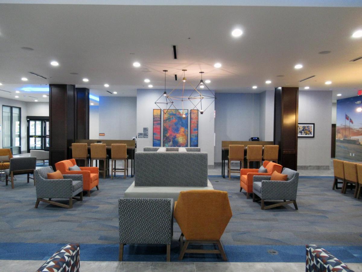 La Quinta Inn & Suites By Wyndham Dallas - Frisco Stadium Esterno foto