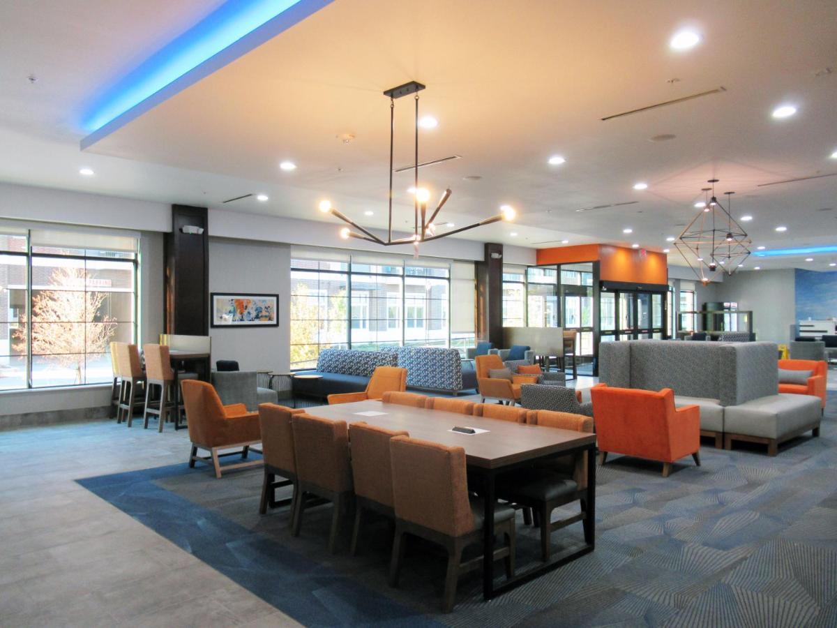 La Quinta Inn & Suites By Wyndham Dallas - Frisco Stadium Esterno foto
