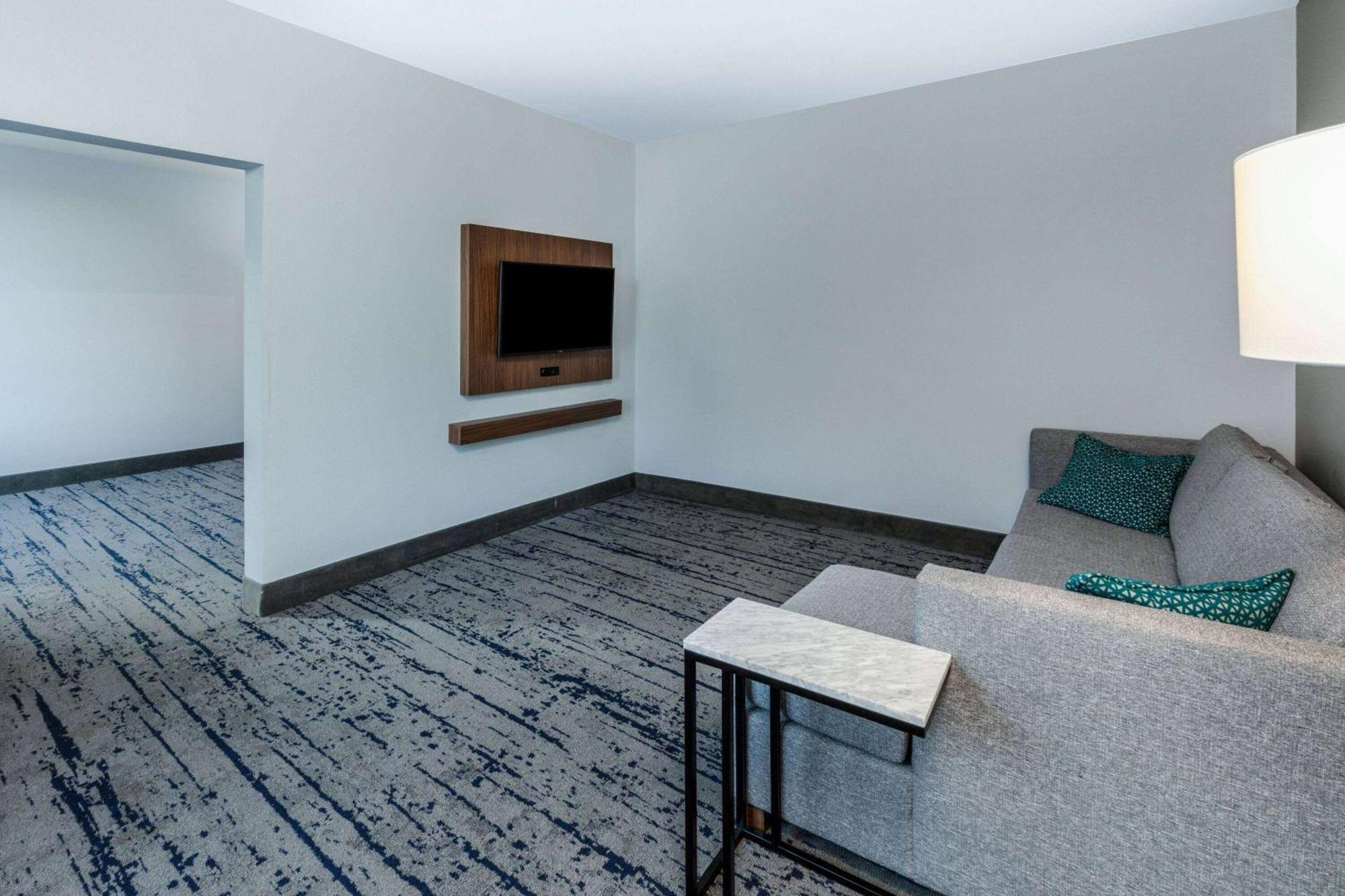 La Quinta Inn & Suites By Wyndham Dallas - Frisco Stadium Esterno foto