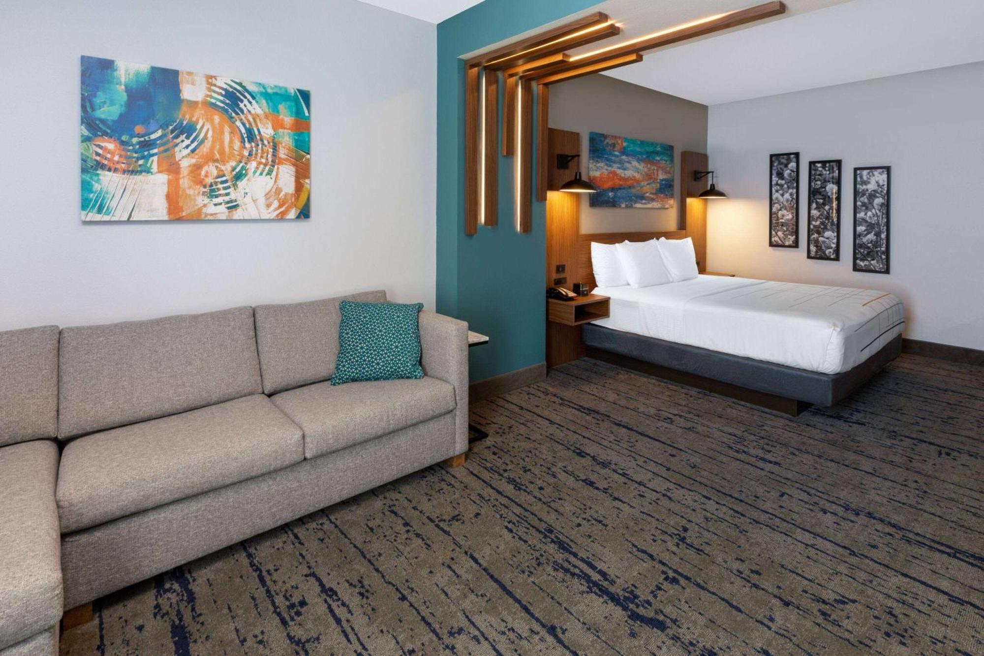 La Quinta Inn & Suites By Wyndham Dallas - Frisco Stadium Esterno foto